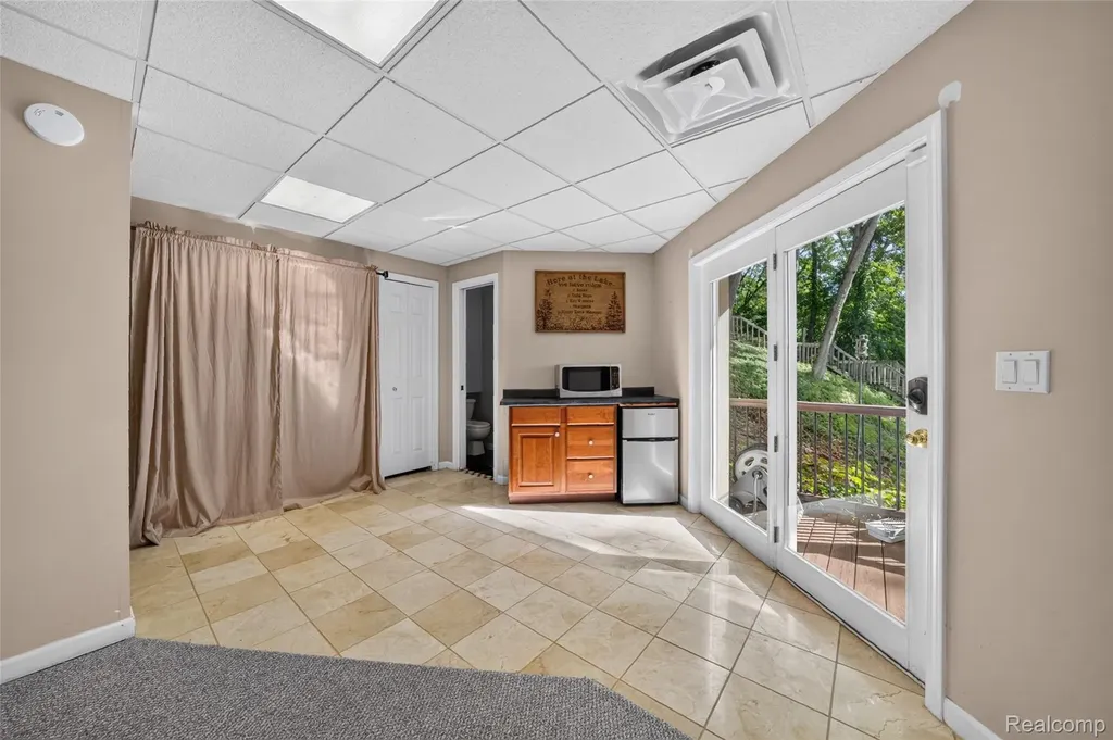 8516 Thendara Boulevard Independence Charter Township MI 48348