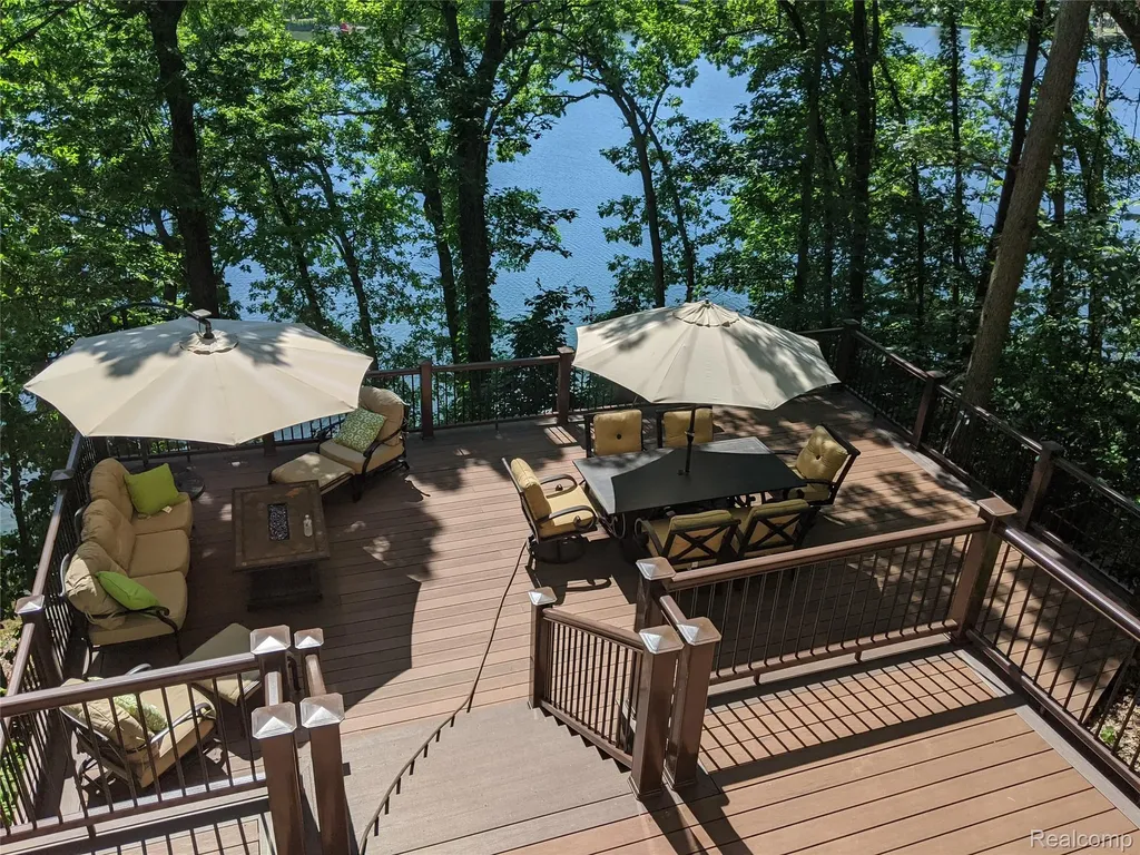 8516 Thendara Boulevard Independence Charter Township MI 48348