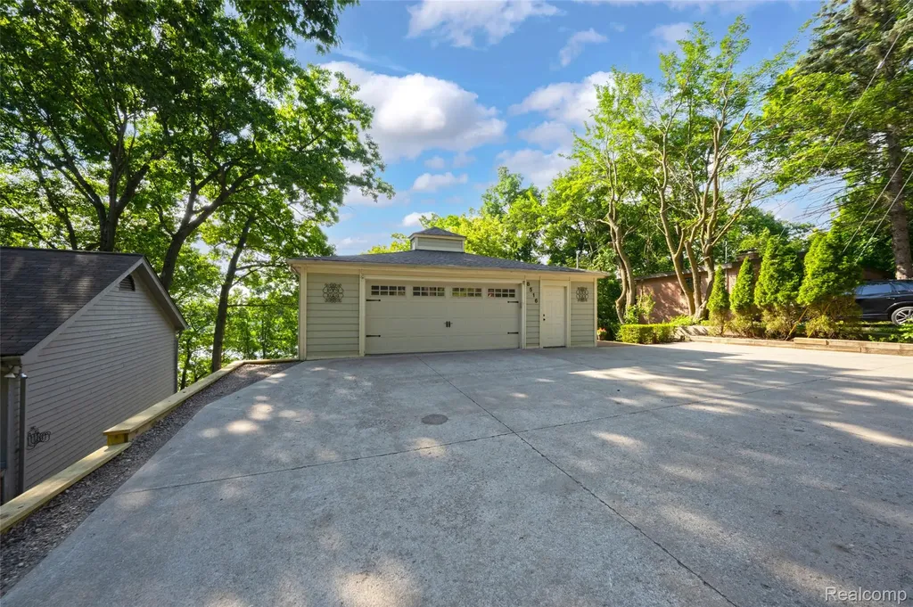 8516 Thendara Boulevard Independence Charter Township MI 48348