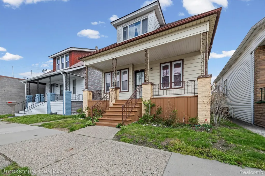 12140 Mitchell Street Hamtramck City MI 48212