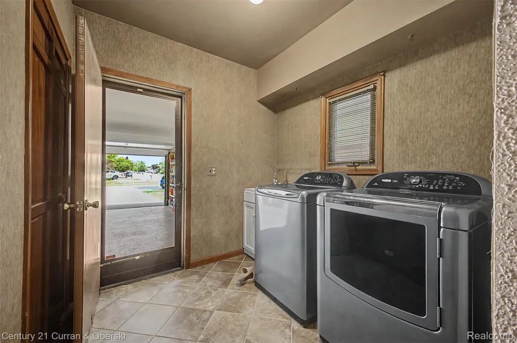 17620 Fox Glen Drive Riverview City MI 48193