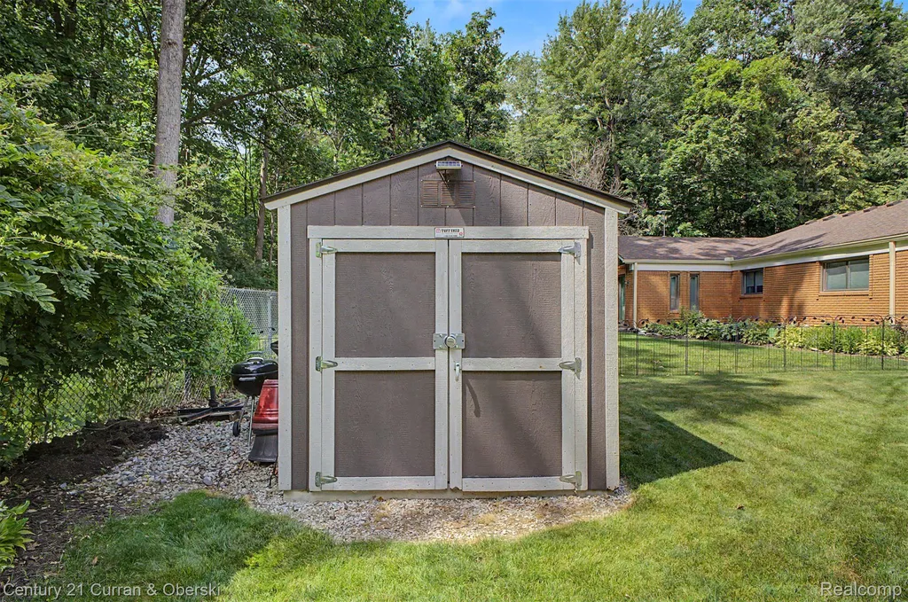 17620 Fox Glen Drive Riverview City MI 48193