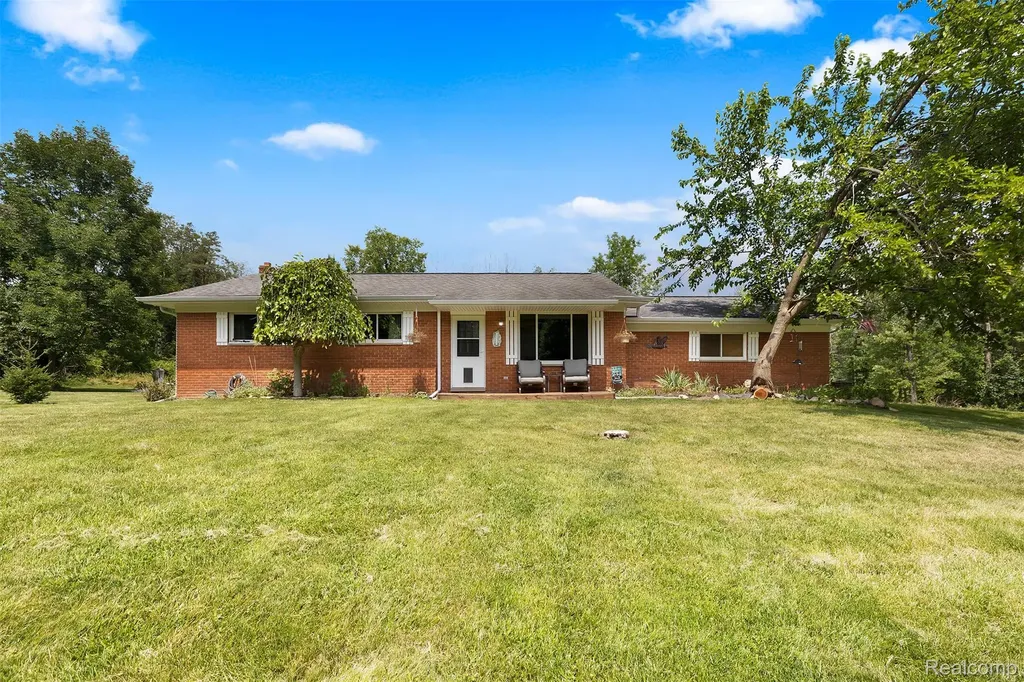 1505 Hummer Lake Road Brandon Charter Township MI 48462