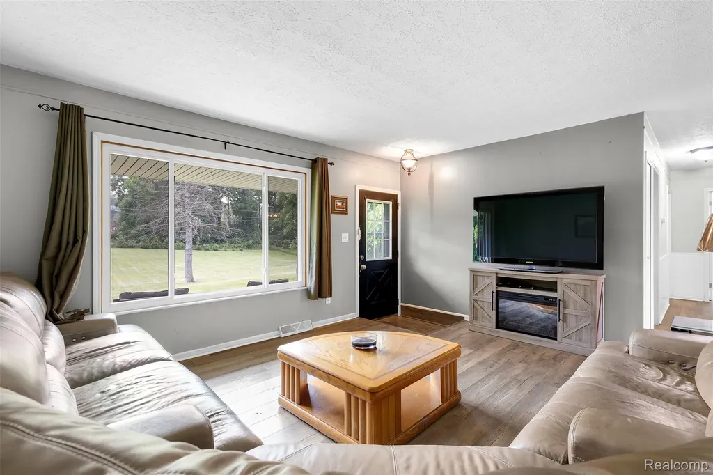1505 Hummer Lake Road Brandon Charter Township MI 48462