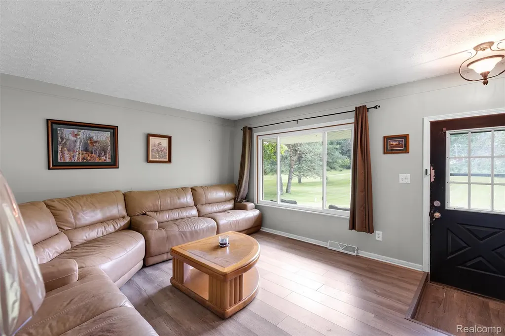 1505 Hummer Lake Road Brandon Charter Township MI 48462