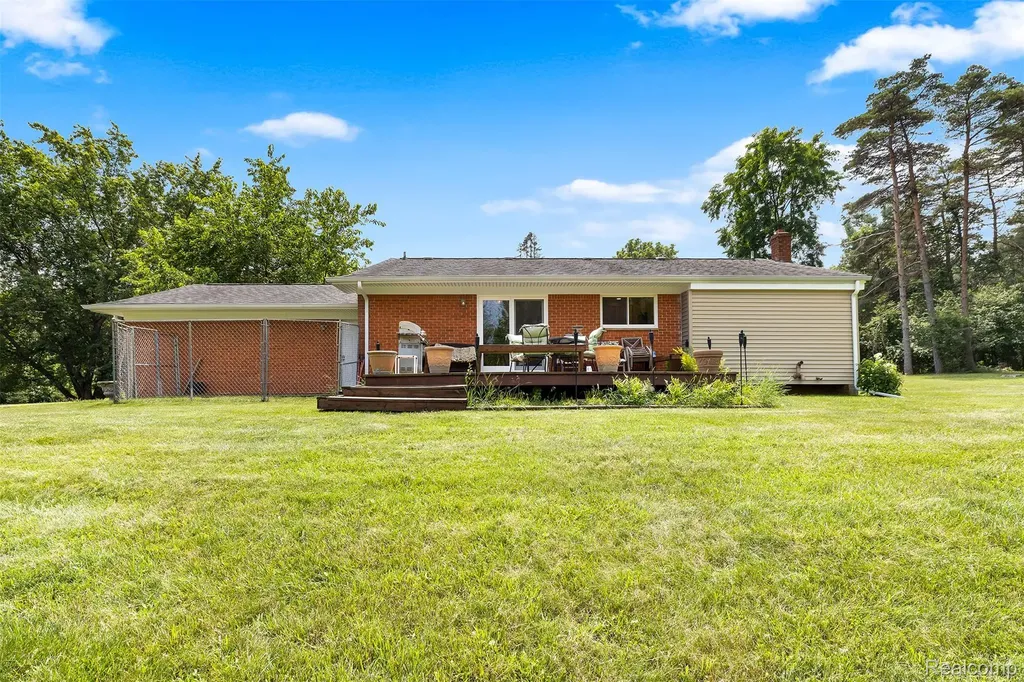 1505 Hummer Lake Road Brandon Charter Township MI 48462