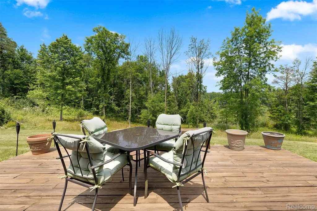 1505 Hummer Lake Road Brandon Charter Township MI 48462