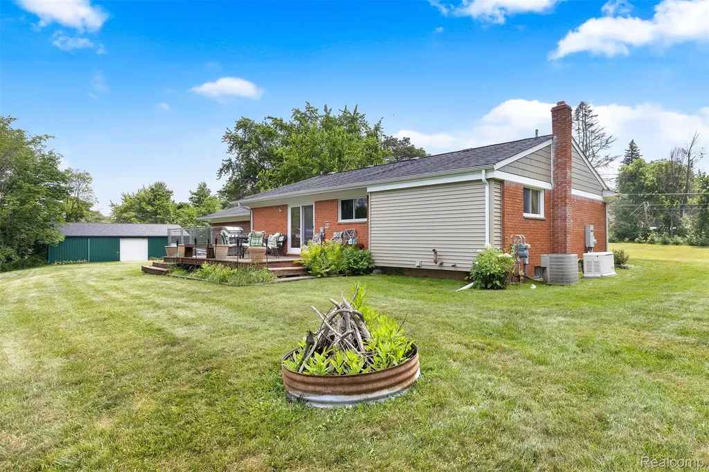 1505 Hummer Lake Road Brandon Charter Township MI 48462