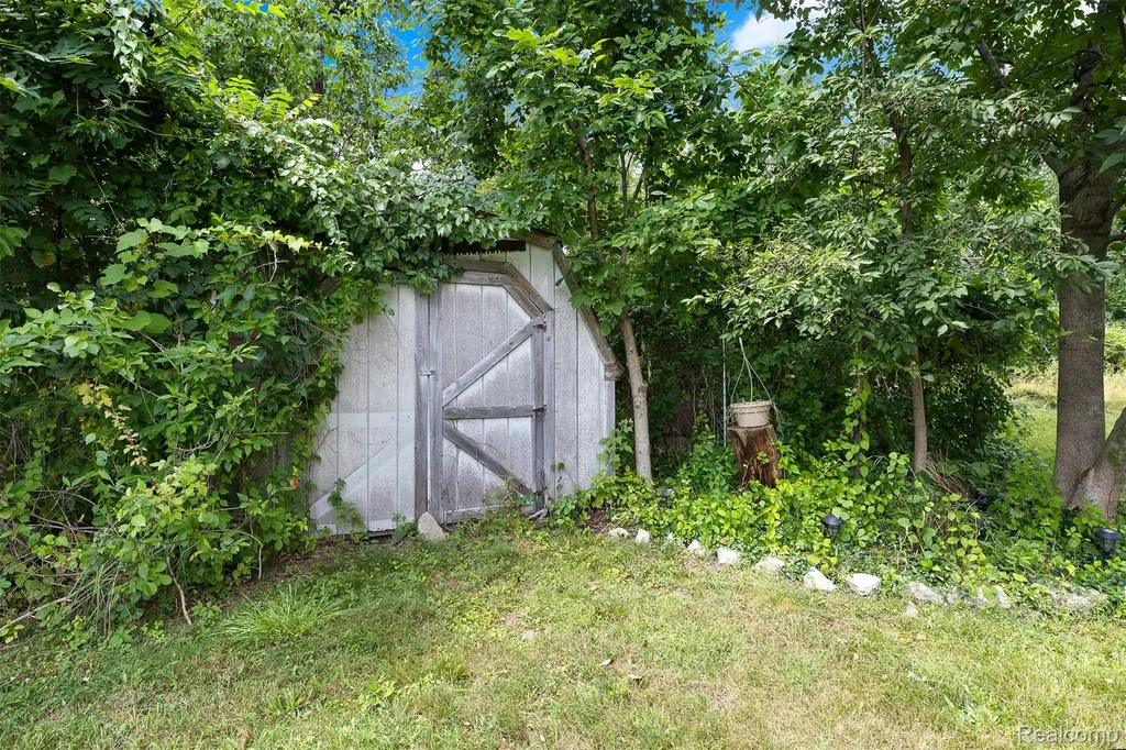 1505 Hummer Lake Road Brandon Charter Township MI 48462
