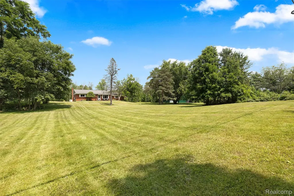 1505 Hummer Lake Road Brandon Charter Township MI 48462