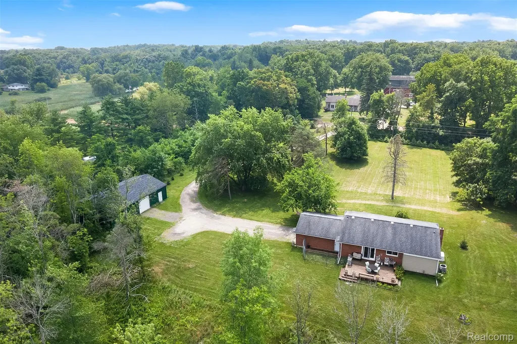 1505 Hummer Lake Road Brandon Charter Township MI 48462
