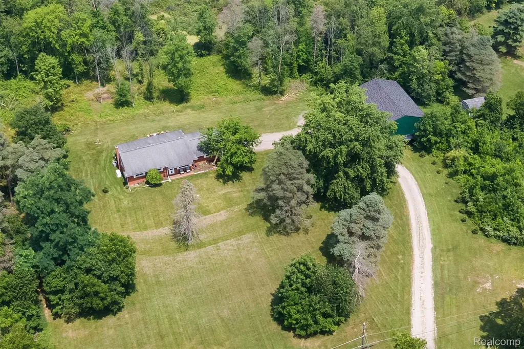 1505 Hummer Lake Road Brandon Charter Township MI 48462