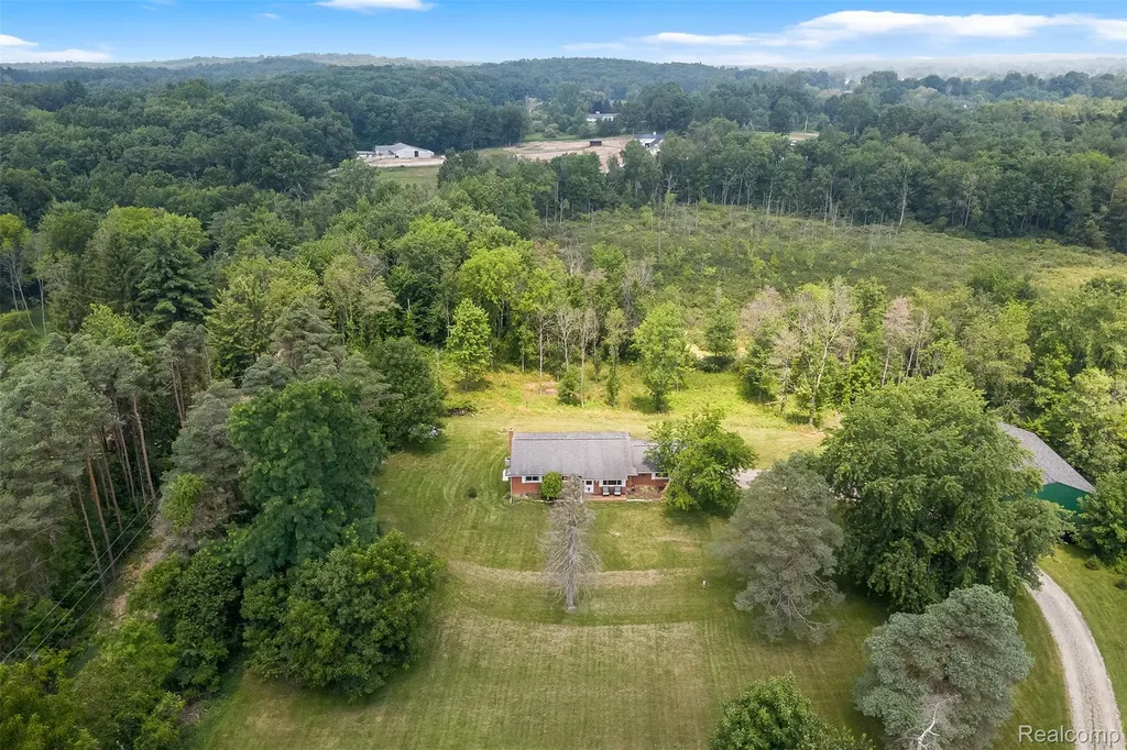 1505 Hummer Lake Road Brandon Charter Township MI 48462