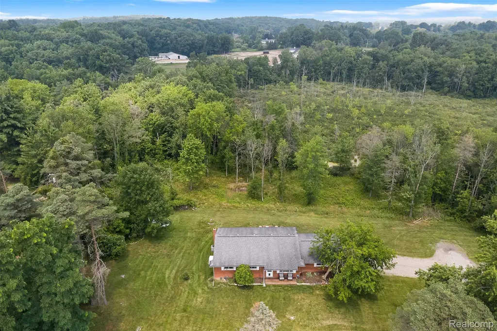 1505 Hummer Lake Road Brandon Charter Township MI 48462
