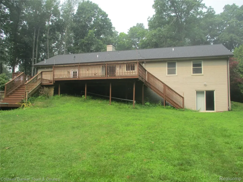 1996 Triangle Lake Road Marion Township MI 48843