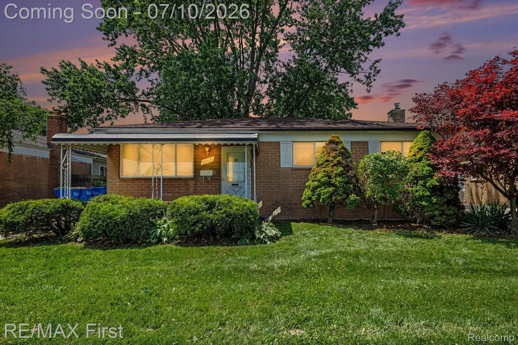 30631 Pinto Drive Warren City MI 48093