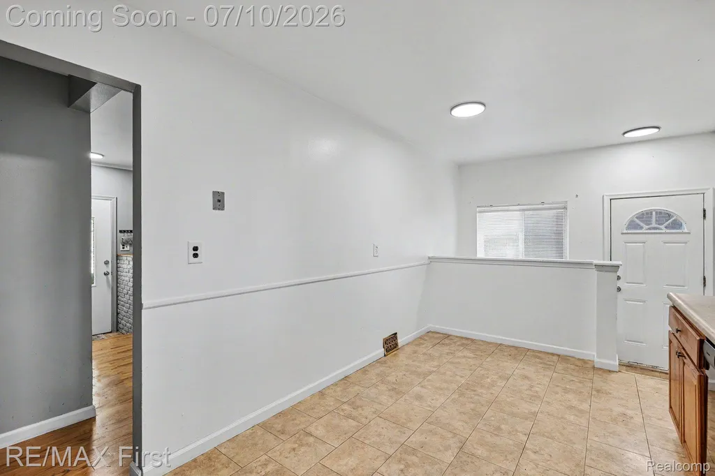 30631 Pinto Drive Warren City MI 48093