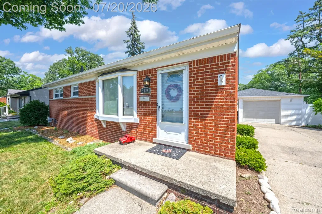 9428 Gillman Street Livonia City MI 48150