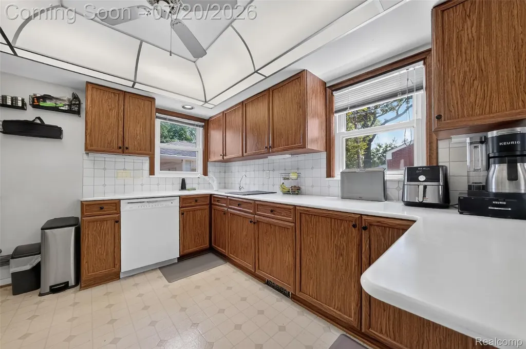 9428 Gillman Street Livonia City MI 48150