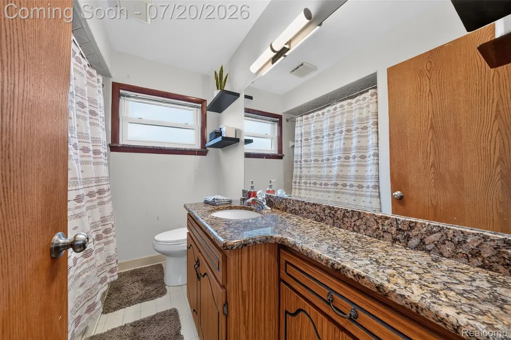 9428 Gillman Street Livonia City MI 48150