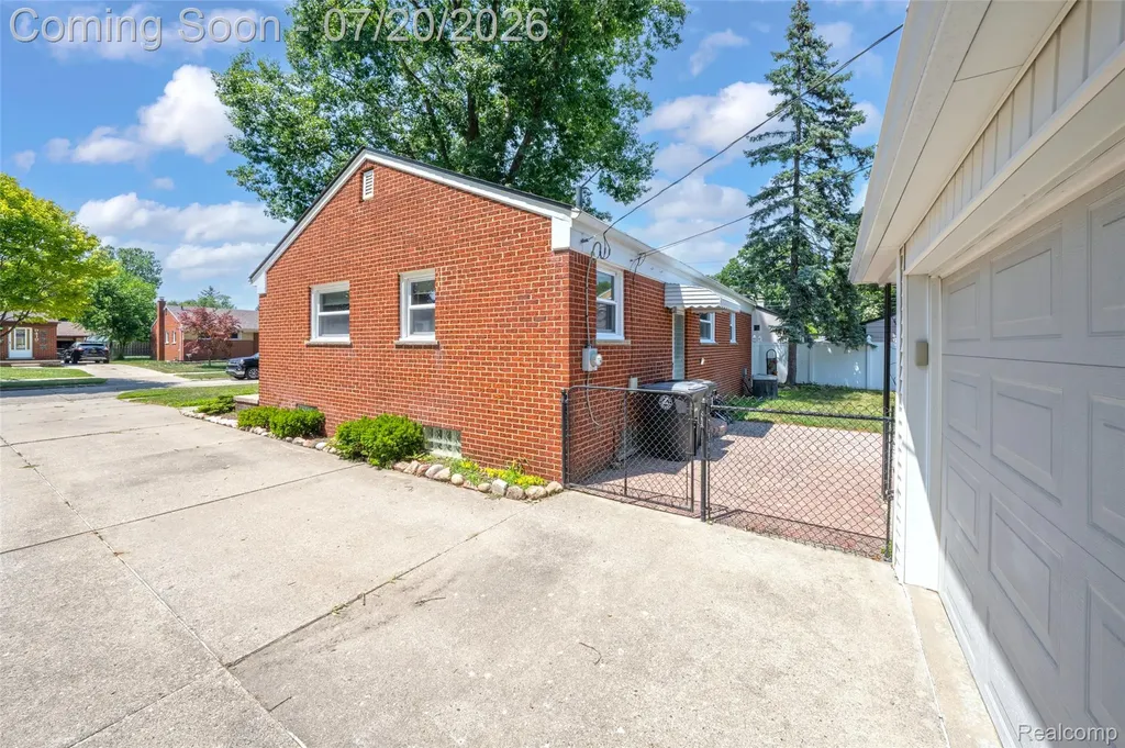 9428 Gillman Street Livonia City MI 48150