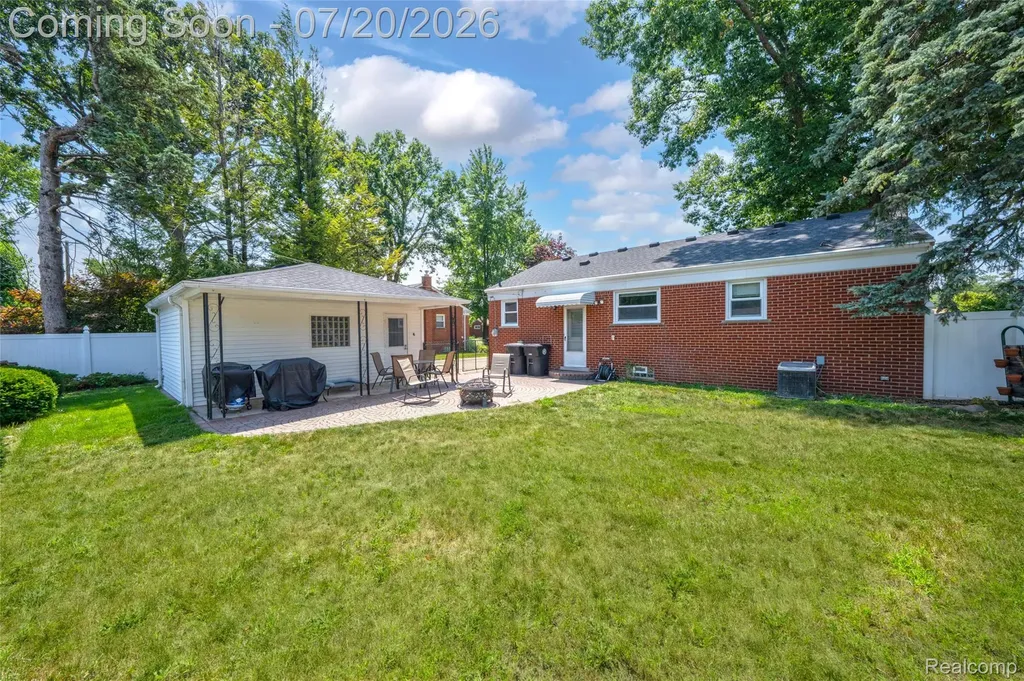9428 Gillman Street Livonia City MI 48150