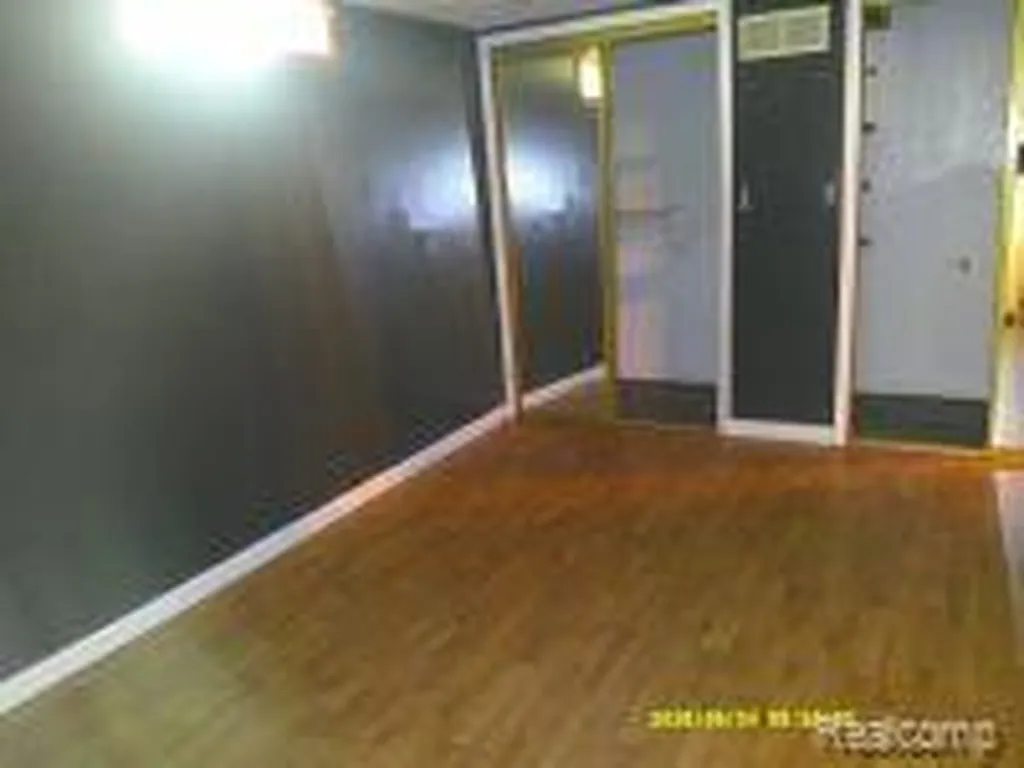 14326 Longtin Street Southgate City MI 48195