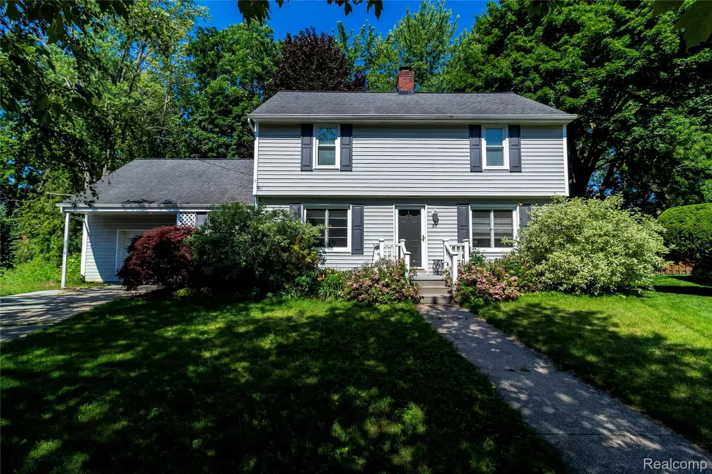 30 Brown Court Midland City MI 48640