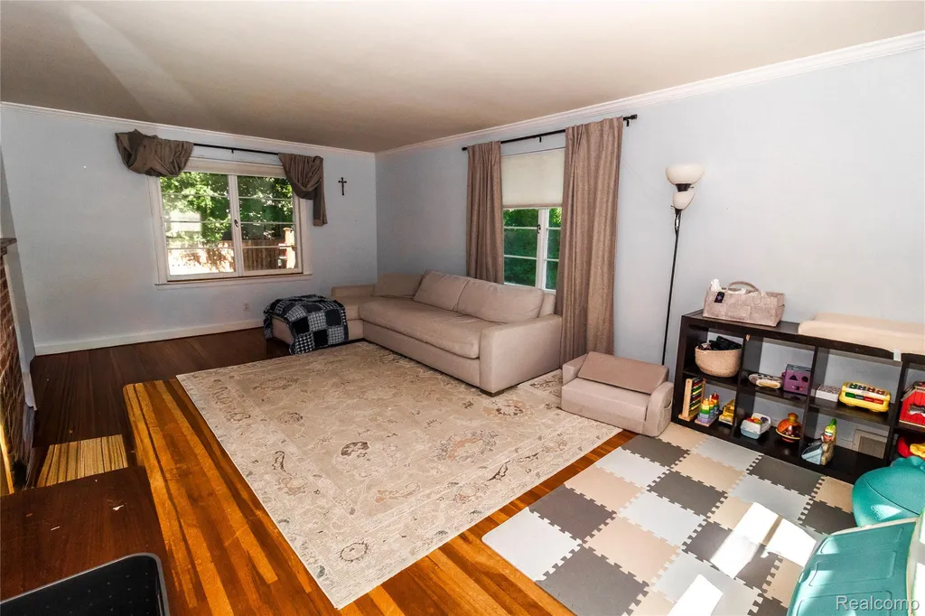 30 Brown Court Midland City MI 48640