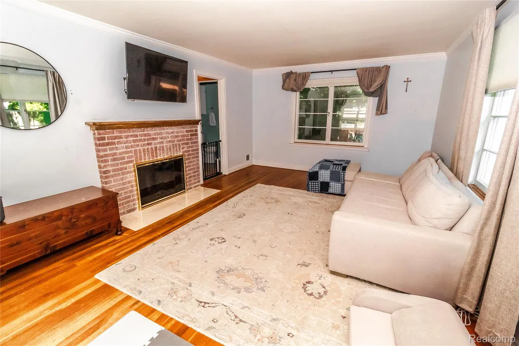30 Brown Court Midland City MI 48640