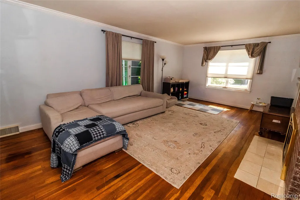 30 Brown Court Midland City MI 48640