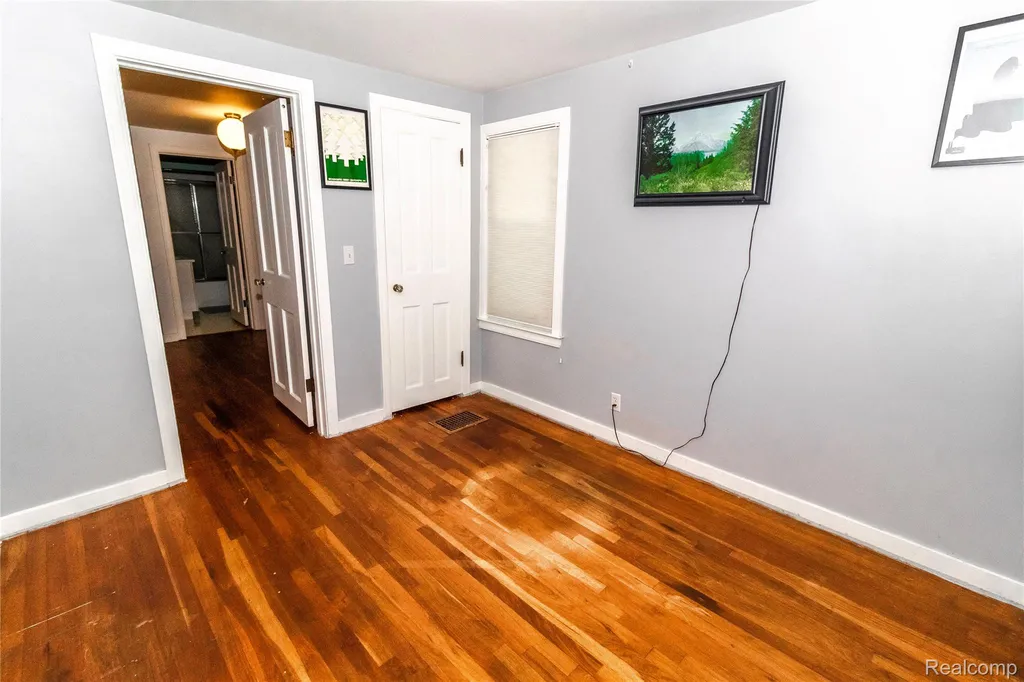 30 Brown Court Midland City MI 48640