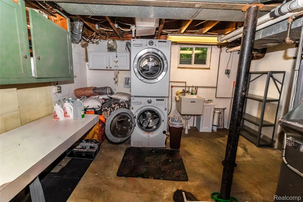 30 Brown Court Midland City MI 48640