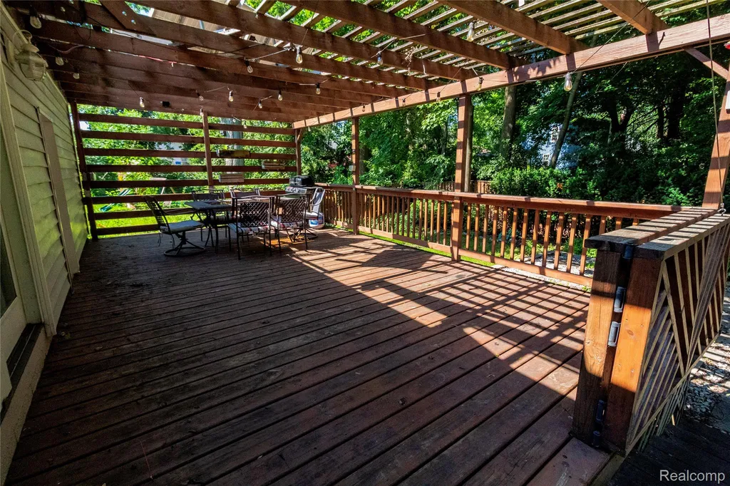 30 Brown Court Midland City MI 48640