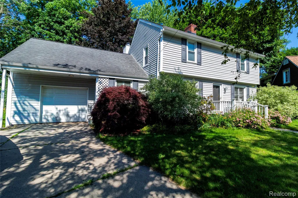 30 Brown Court Midland City MI 48640