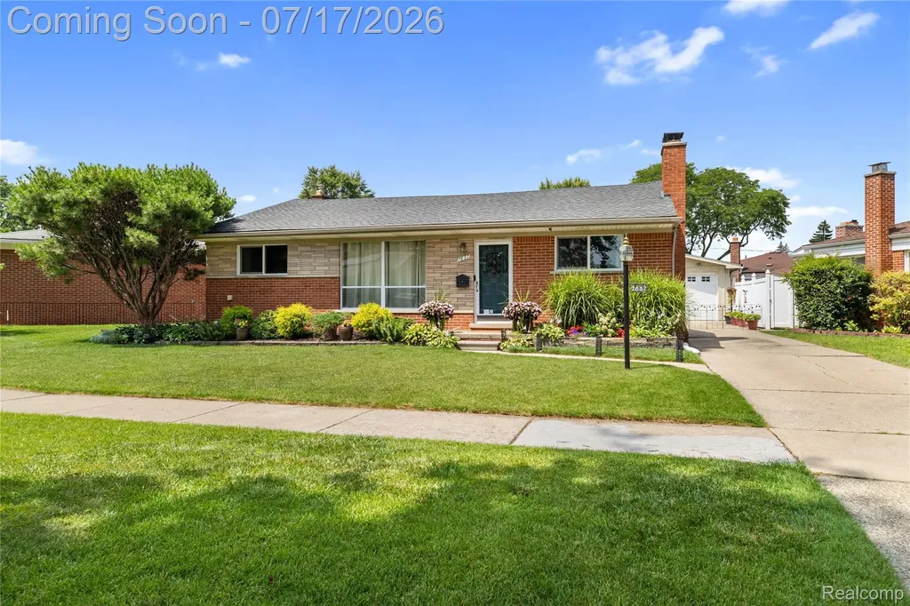 7837 Hugh Street Westland City MI 48185