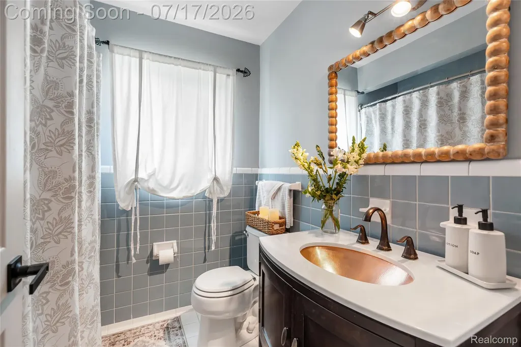 7837 Hugh Street Westland City MI 48185