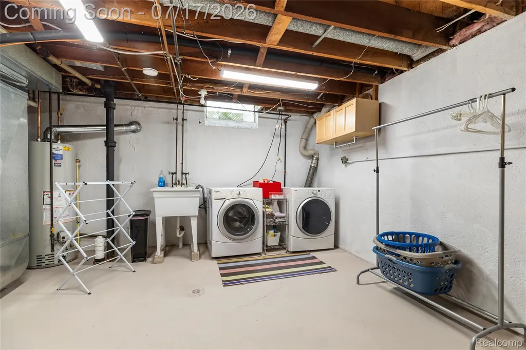 7837 Hugh Street Westland City MI 48185