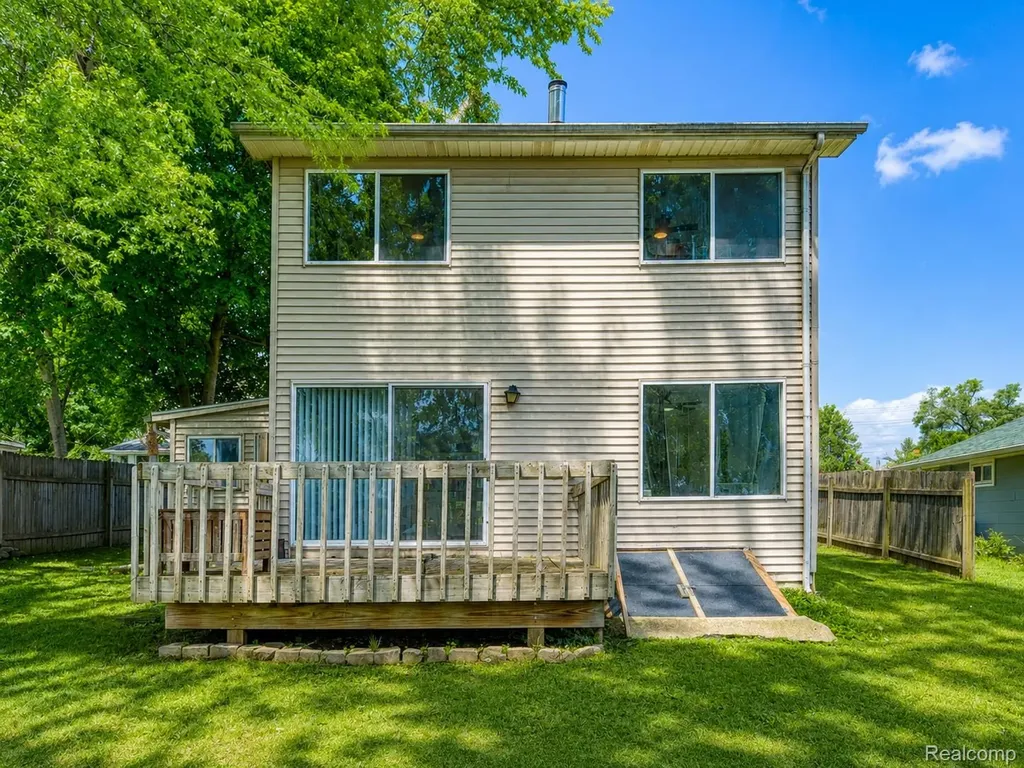 4165 Highcrest Drive Genoa Township MI 48116