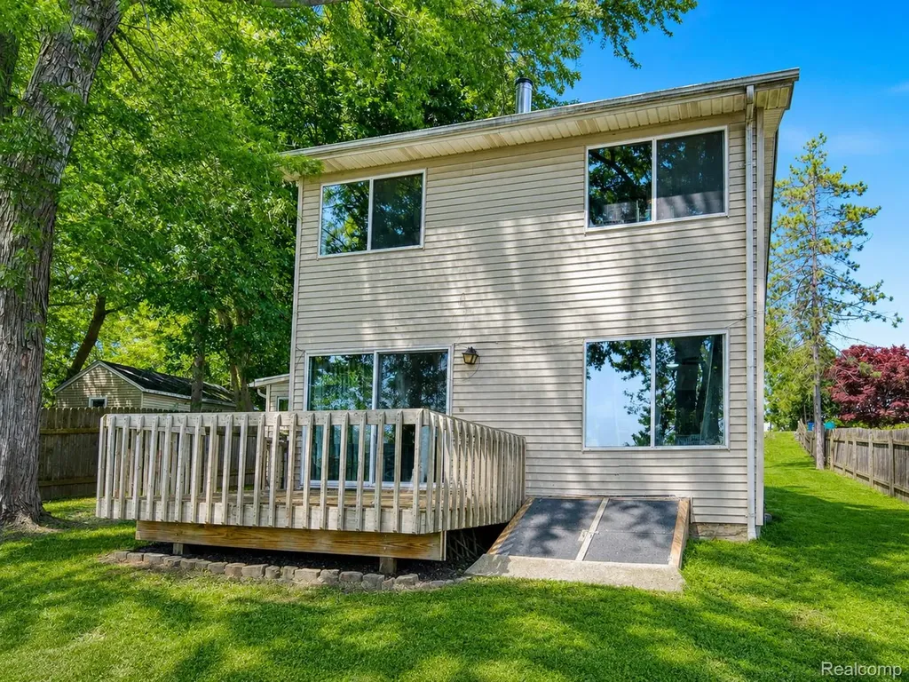 4165 Highcrest Drive Genoa Township MI 48116