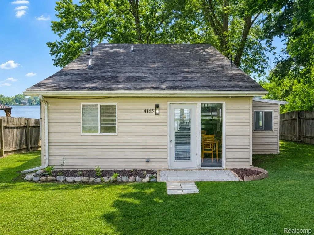 4165 Highcrest Drive Genoa Township MI 48116