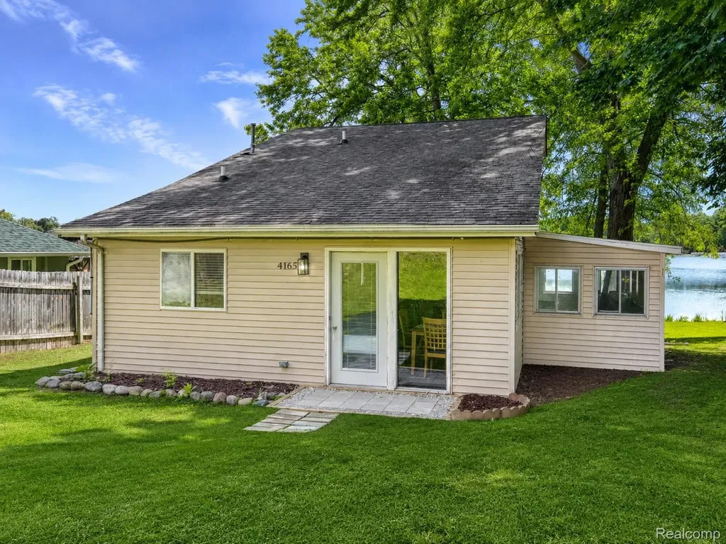 4165 Highcrest Drive Genoa Township MI 48116