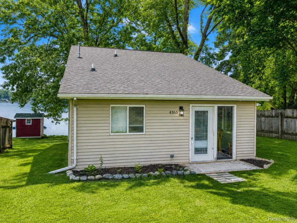 4165 Highcrest Drive Genoa Township MI 48116