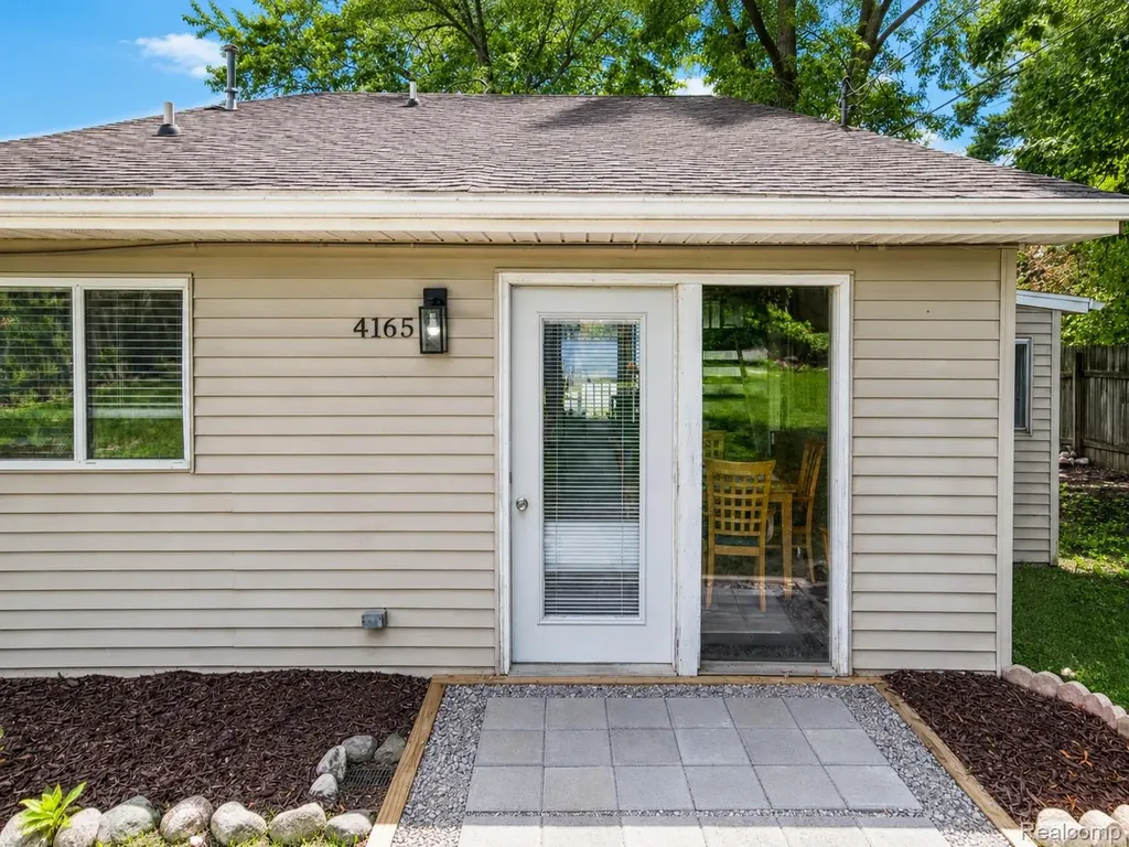 4165 Highcrest Drive Genoa Township MI 48116