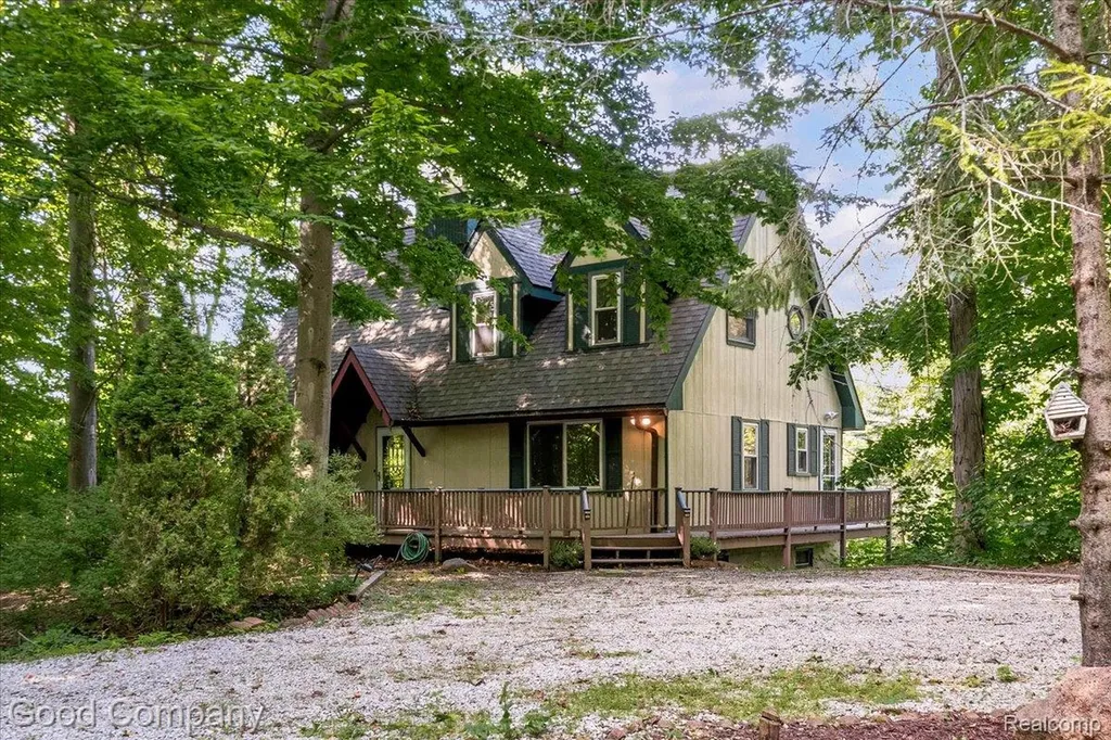 8569 Stonegate Drive Salem Township MI 48168