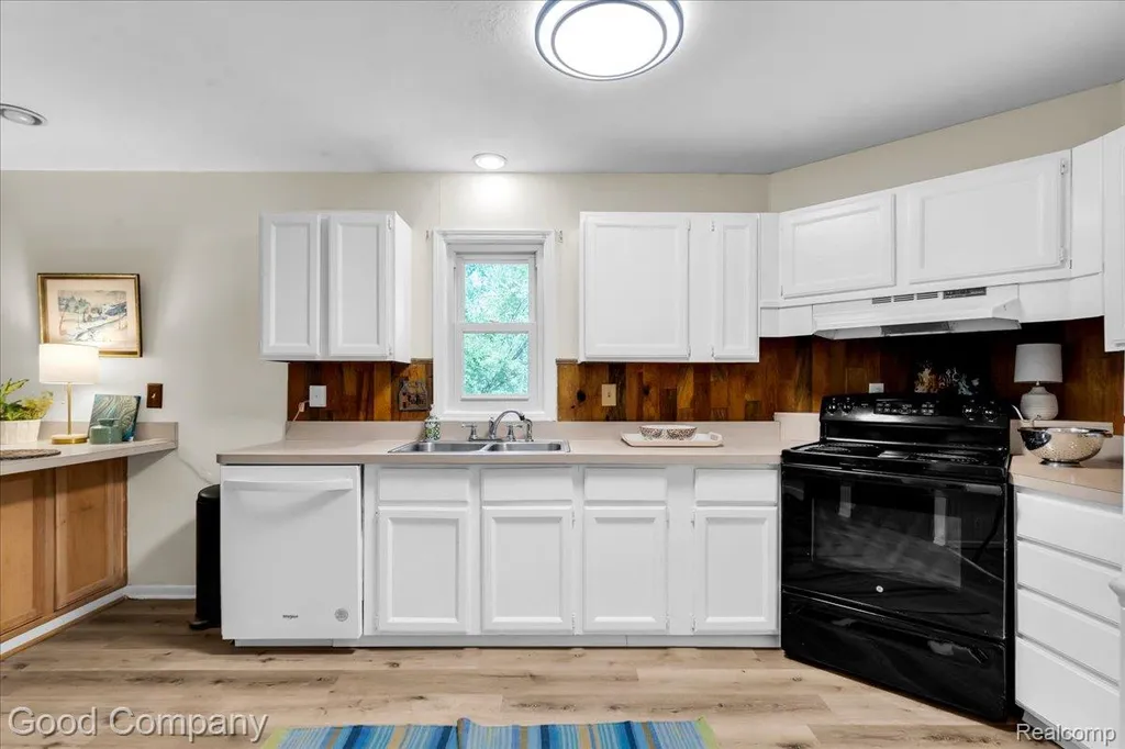 8569 Stonegate Drive Salem Township MI 48168