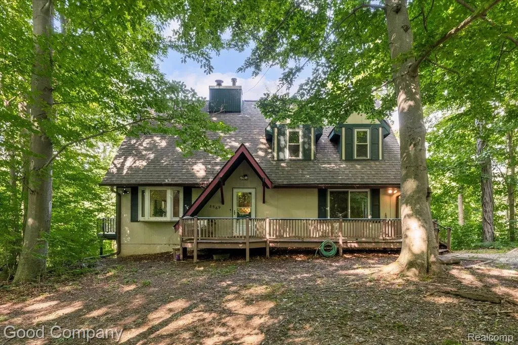 8569 Stonegate Drive Salem Township MI 48168
