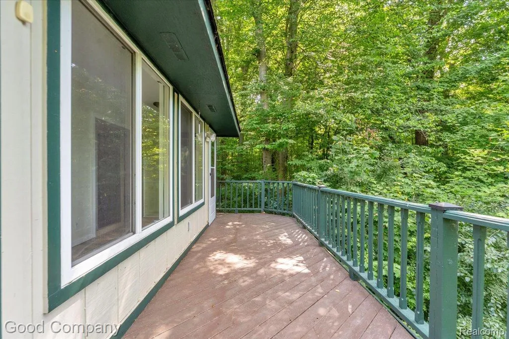 8569 Stonegate Drive Salem Township MI 48168