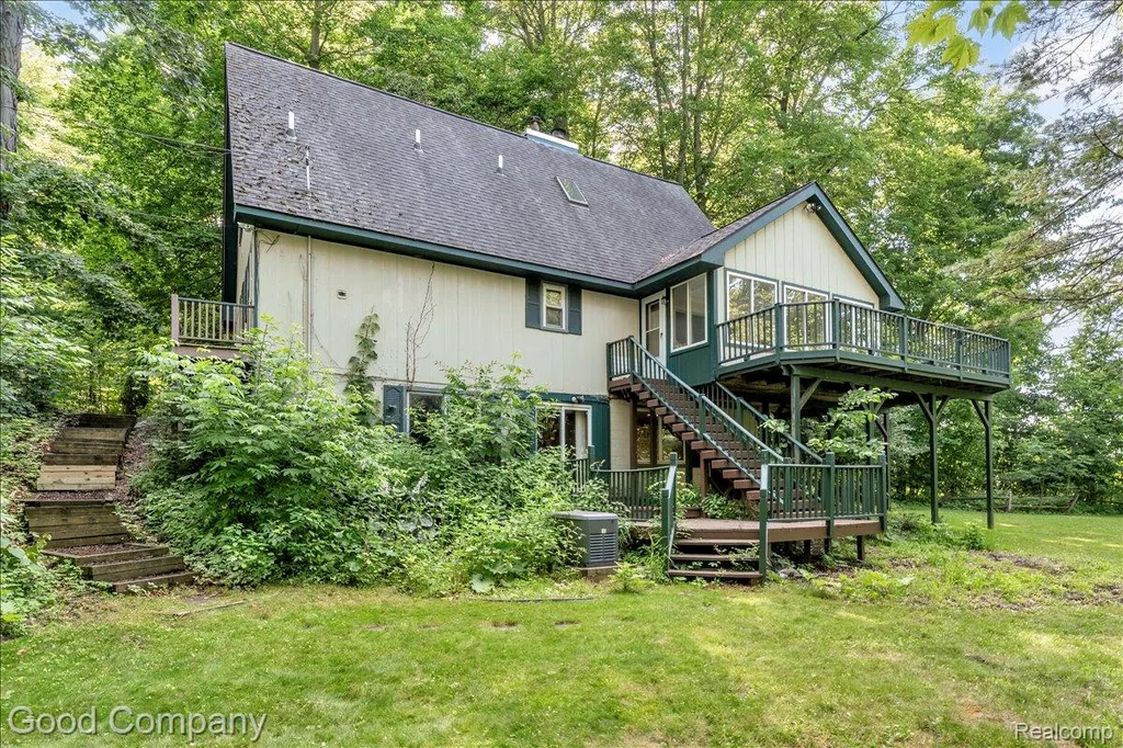 8569 Stonegate Drive Salem Township MI 48168
