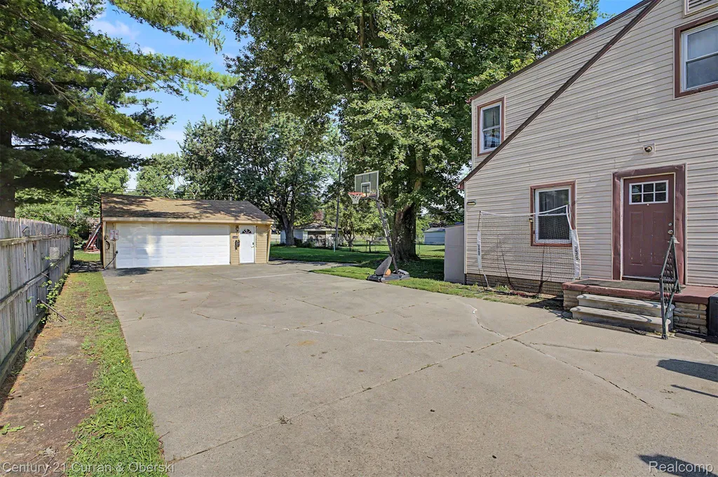 11618 Polk Street Taylor City MI 48180